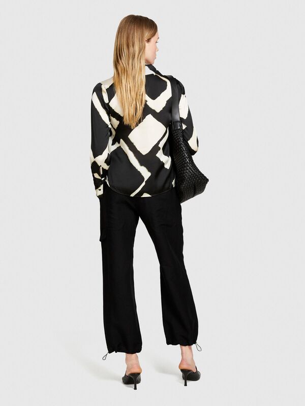 Keten Karışımlı Beli Lastikli Paçası Büzgülü Pantolon Kadın Siyah Pantolon - 324P40BRLF051