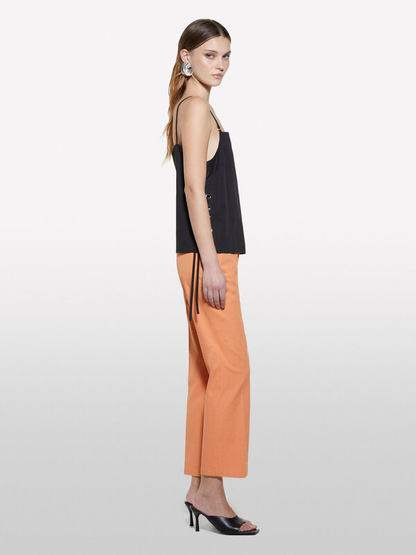 Sisley - Keten Karışımlı Yanları Bağcık Detaylı Askılı Üst Kadın Siyah Bluz - 325P5W7HLH01H