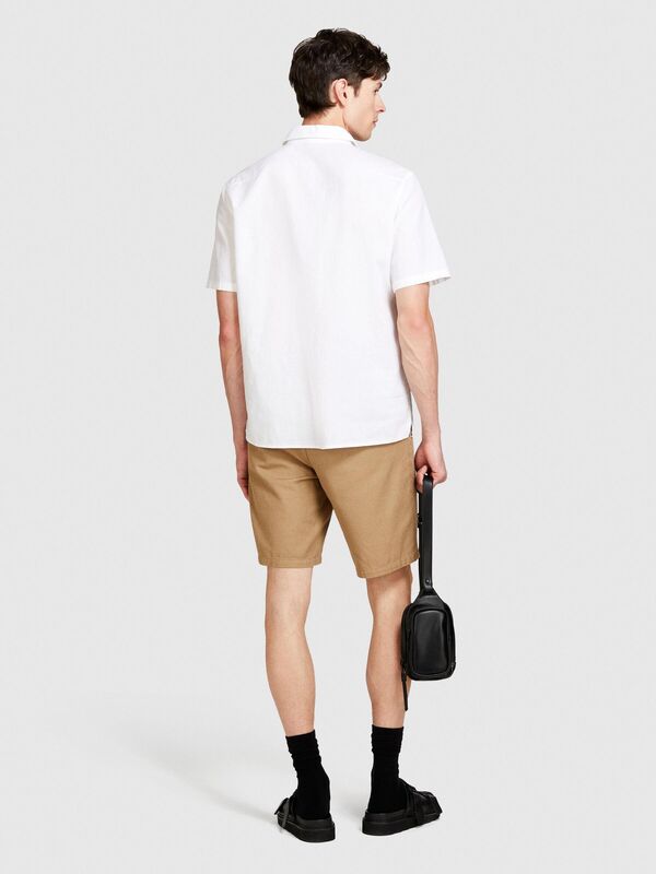 Keten Pamuk Karışımlı Pileli Regular Fit Kısa Kollu Gömlek Erkek Beyaz Gömlek - 324P59A2SQ03K Keten Pamuk Karışımlı Pileli Regular Fit Kısa Kollu Gömlek Erkek Beyaz Gömlek - 324P59A2SQ03K