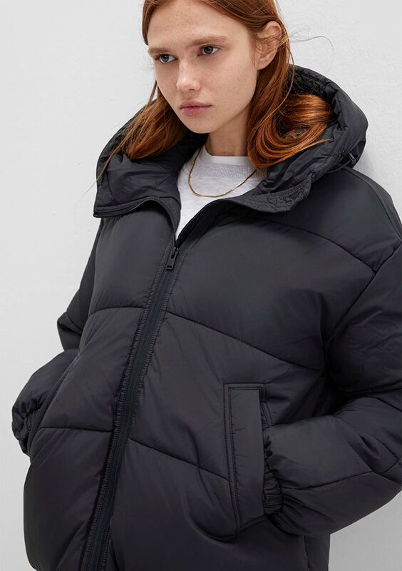 Mavi - KISA ŞİŞME MONT Kadın Siyah Ceket - M1110199