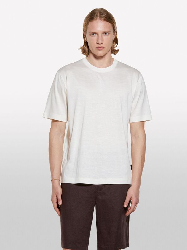 Liyosel Karışımlı Yırtmaçlı Regular Fit T-Shirt Erkek Krem T-Shirt - 325P361VS104K