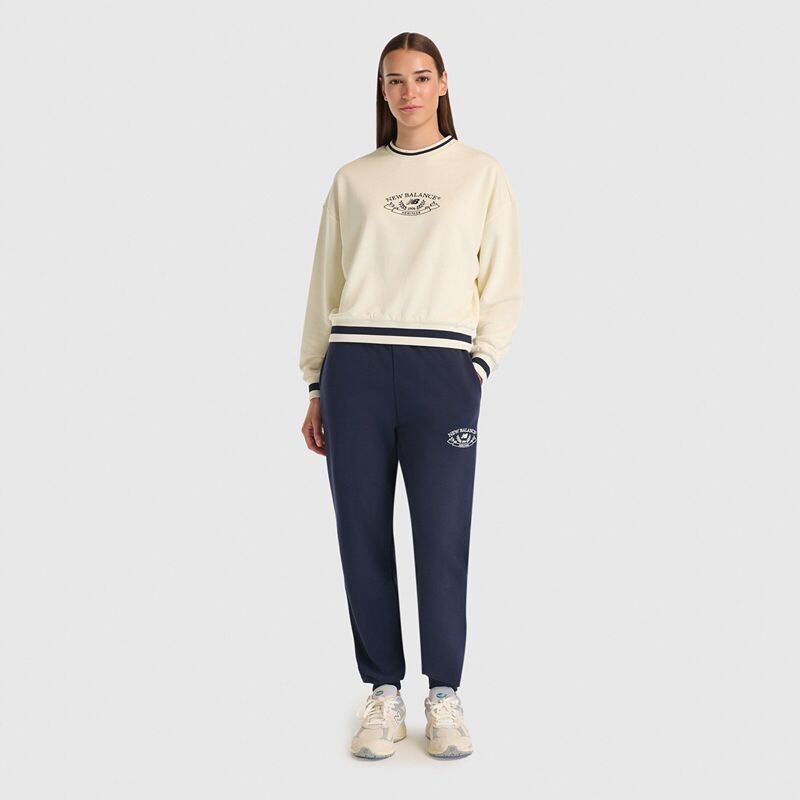 NB Lifestyle Women Sweatshirt Kadın Bej Sweatshirt - WNC3501