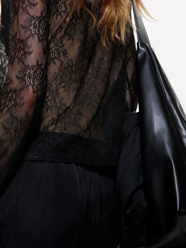 Önü Detaylı Dantelli Dar Kesim Uzun Kollu Gömlek Kadın Siyah Gömlek - 324A59IWLQ07O