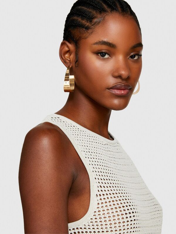 Örgü Motifli Geniş Bisiklet Yaka Sıfır Kol T-Shirt Kadın Gri T-Shirt - 324P196PMH00C