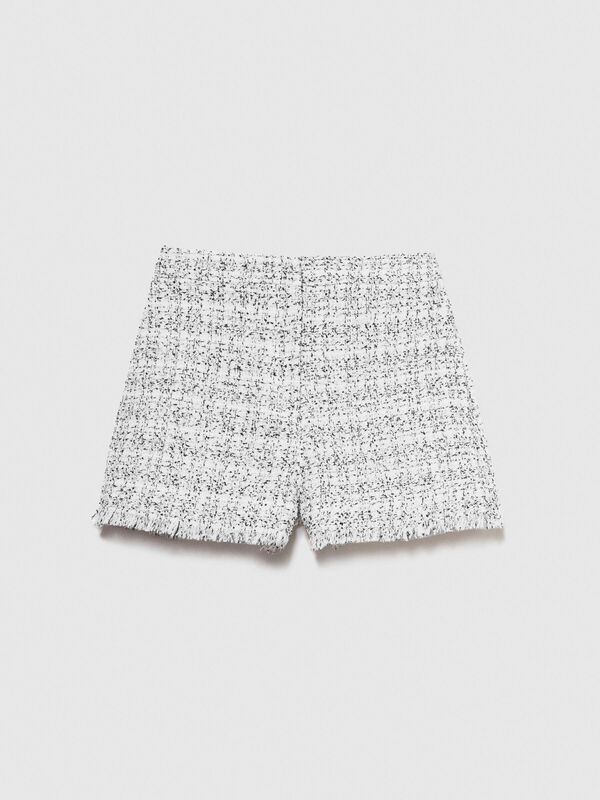 Pamuk Karışımlı Gizli Düğmeli Saçaklı Yüksek Bel Şort Kadın Siyah Şort - 324P4S67L9012