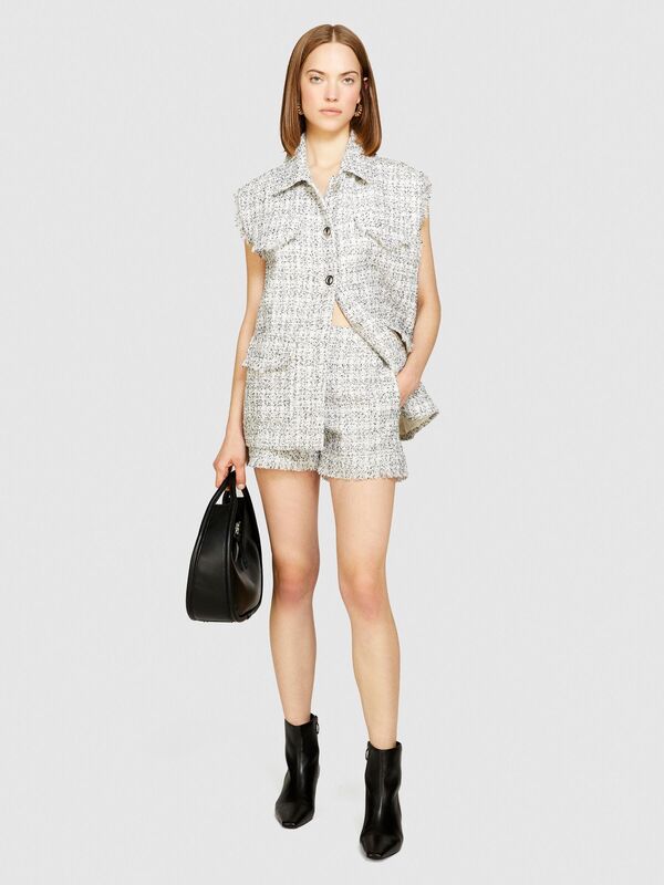 Sisley - Pamuk Karışımlı Önü Düğmeli Cep Detaylı Kolsuz Yelek Kadın Siyah Yelek - 324P2S67LJ00F