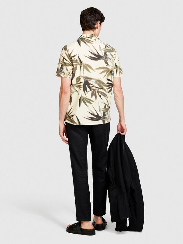 Pamuk Karışımlı Tamamı Desenli Kısa Kollu Gömlek Erkek Renkli Gömlek - 324P53DBSQ03O