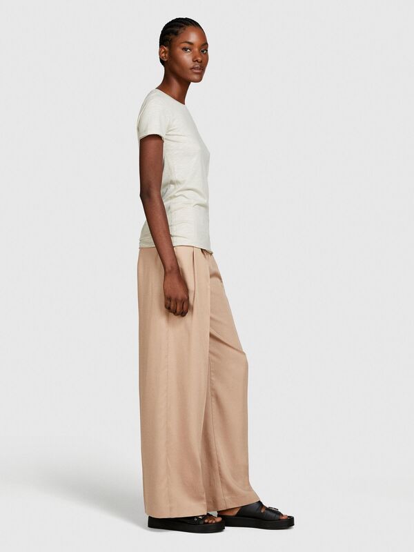 Sisley - Pamuk Modal Karışımlı Bisiklet Yaka T-Shirt Kadın Bej T-Shirt - 324P3TNHL103L