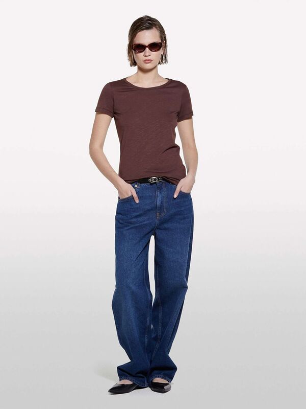 Sisley - Pamuk Modal Karışımlı Normal Kalıp Bisiklet Yaka T-Shirt Kadın kahverengi T-Shirt - 325P3TNHL11A2