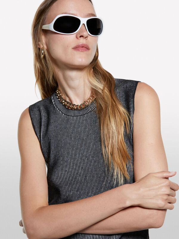 Pamuk ve İpek Karışımlı Bisiklet Yaka Kolsuz Örme Üst Kadın Siyah Kazak - 325A12D6MH00L