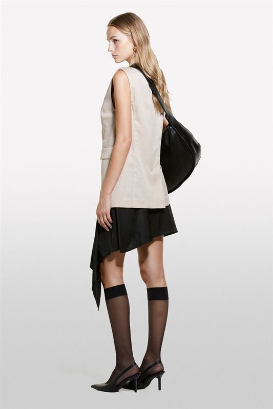 Pamuk ve Liyosel Karışımlı Tek Düğmeli Kapaklı Cepli Yelek Kadın Pudra Yelek - 324A2TKDLJ00M