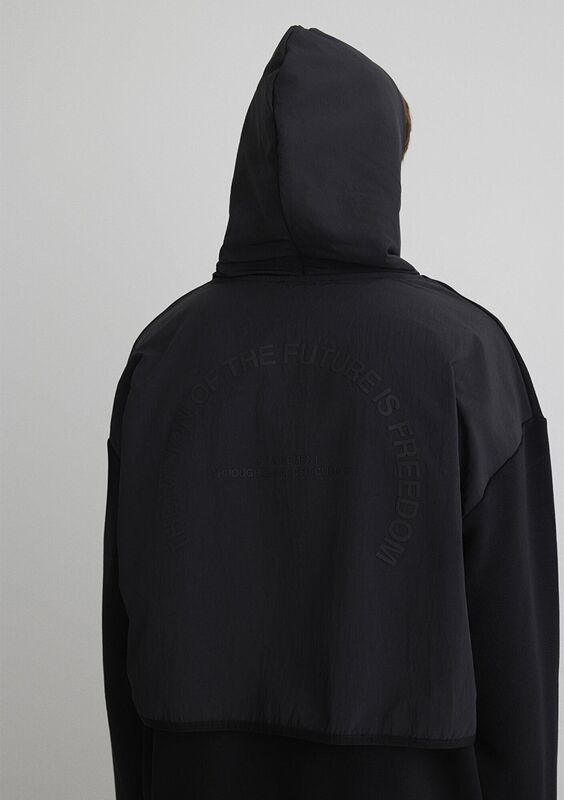 PRO KAPÜŞONLU SWEATSHIRT Erkek Siyah Sweatshirt - M0S10353