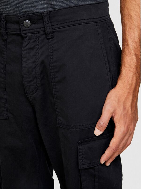 Rahat Kalıp Yarı Parlak Kargo Pantolon Erkek Siyah T-Shirt - 323A47U4SF03W