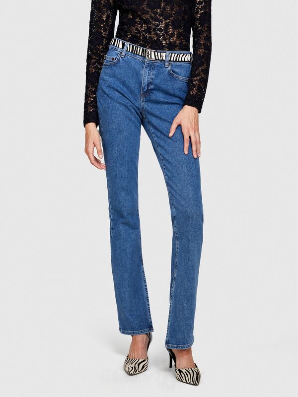 Sisley - Slim Fit Yüksek Bel Paçası Yırtmaçlı Denim Pantolon Kadın Siyah T-Shirt - 323A4QWRLE02S