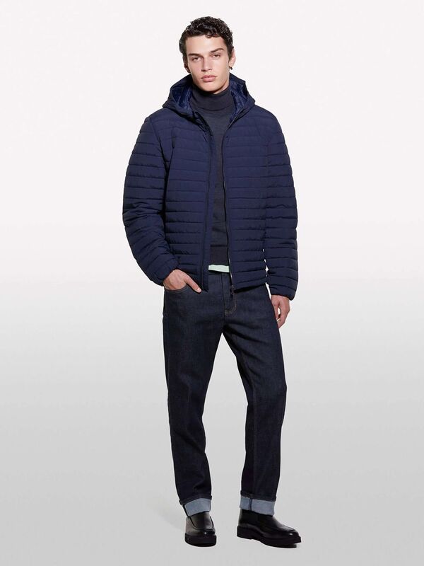 Sol Kolu Logo Detaylı Kapüşonlu Kuş Tüyü Mont Erkek Lacivert Mont - 324A21J9SN03A