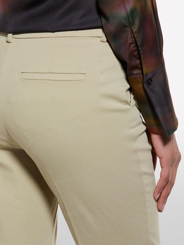 Streç Pamuklu Arkası Biyeli Cepli Pantolon Kadın Kum Rengi Pantolon - 325P49MALE02X