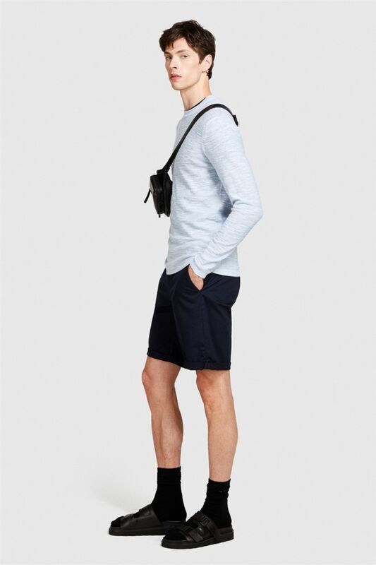 Streç Pamuklu Kumaştan Kemer Delikli Kıvrık Paça Kısa Şort Erkek Lacivert Şort - 324P4TEQS900Z