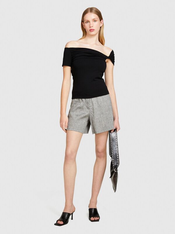 Streç Pamuklu Önü Detaylı Omzu Açık T-Shirt Kadın Siyah T-Shirt - 324P3X23L400P