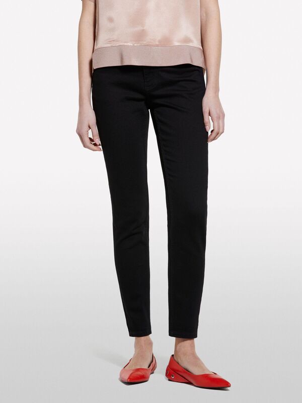 Streç Pamuklu Taş Yıkama Yüksel Bel Slim Fit Pantolon Kadın Siyah Denim Pantolon - 325P47KZLE044