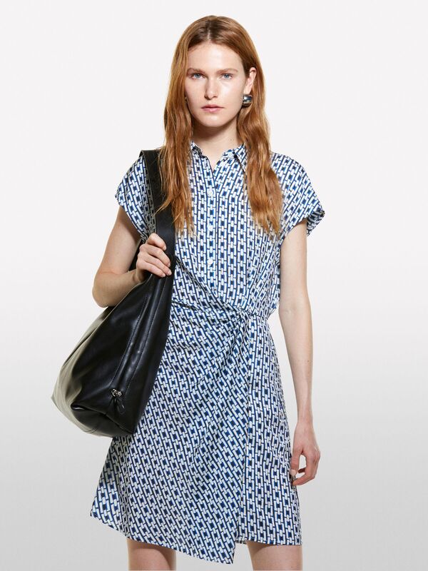 Tamamı Baskılı Önü Büzgü Detaylı Kısa Gömlek Yaka Elbise Kadın Mavi Mix Gömlek - 324A47ZTLV064