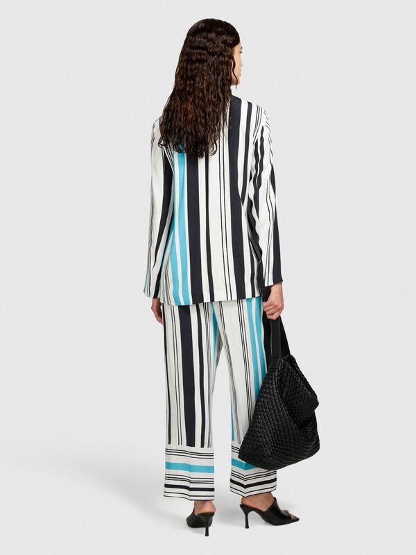 Tamamı Desenli Çift Düğmeli Maskülen Kesim Blazer Ceket Kadın Renkli Ceket - 324P2VJDLW024