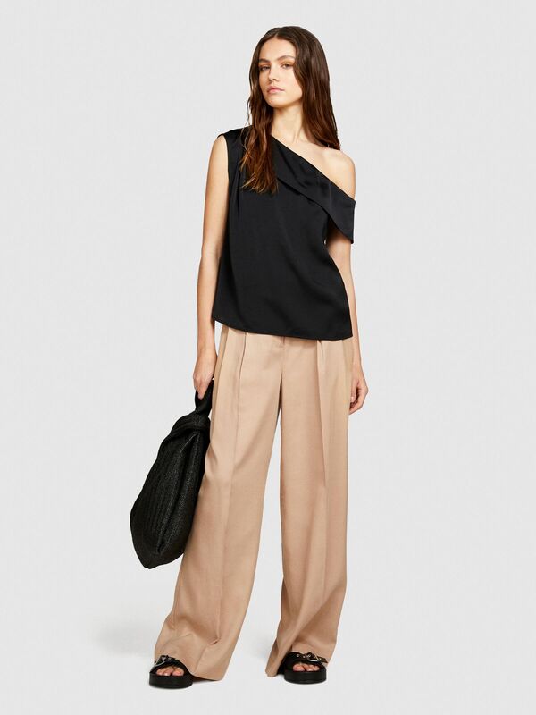 Sisley - Tek Omuzlu Yaka Detaylı Kolsuz Bluz Kadın Siyah Bluz - 324P51MGLH017