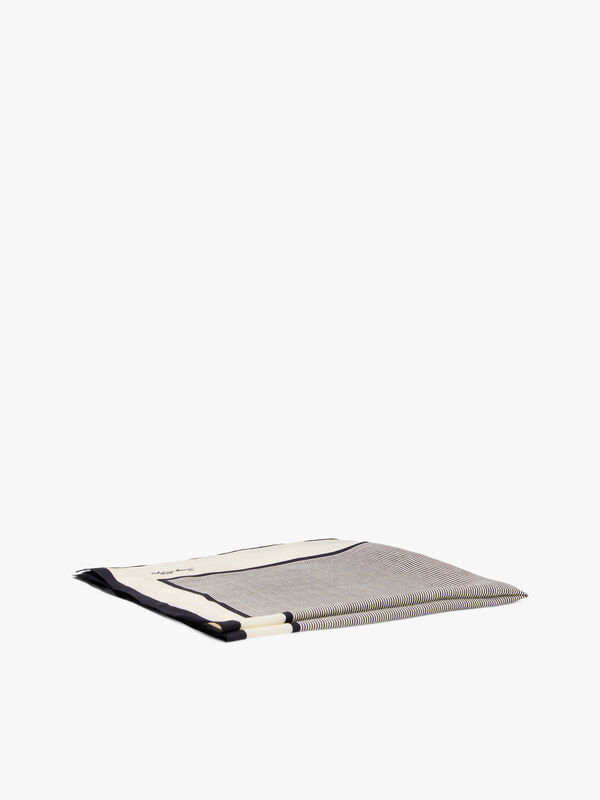 TH ELEVATED FLAG SILK SQUARE Kadın Mavi Atkı - AW0AW17629 TH ELEVATED FLAG SILK SQUARE Kadın Mavi Atkı - AW0AW17629