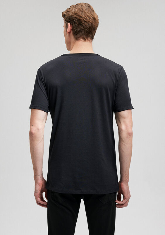 V YAKA TİŞÖRT Erkek Siyah T-Shirt - M062773