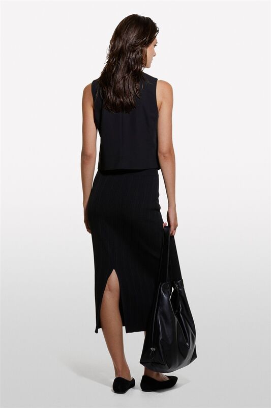 Viskoz Karışımlı Arkası Derin Yırtmaçlı Fitilli Kalem Etek Kadın Siyah Etek - 324A1WTHM000C