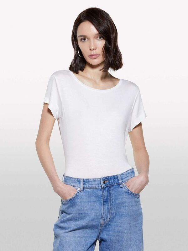 Viskoz Karışımlı Bisiklet Yaka Regular Fit T-Shirt Kadın Beyaz T-Shirt - 325P3Z12L107O