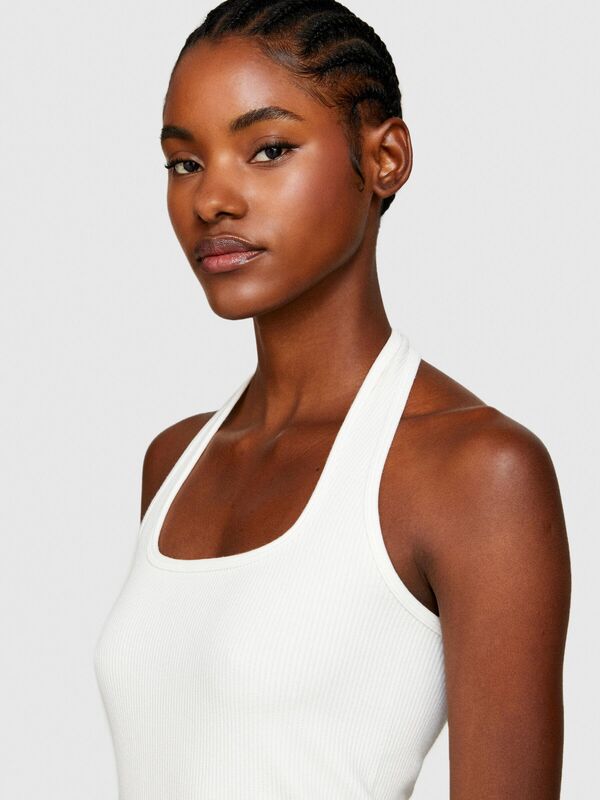 Viskoz Karışımlı Boyundan Geçmeli Dikişsiz Sıfır Kol Üst Kadın Kırık Beyaz Bluz - 324P1ZNJMH00B