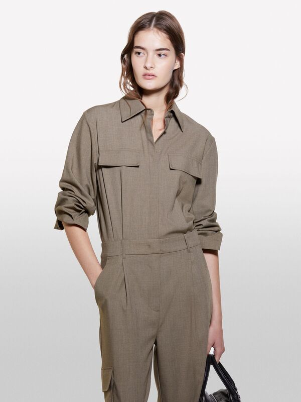 Sisley - Viskoz Karışımlı Kapaklı Cep Detaylı Sivri Yaka Uzun Tulum Kadın Bej Tulum - 324A43J0LT00L