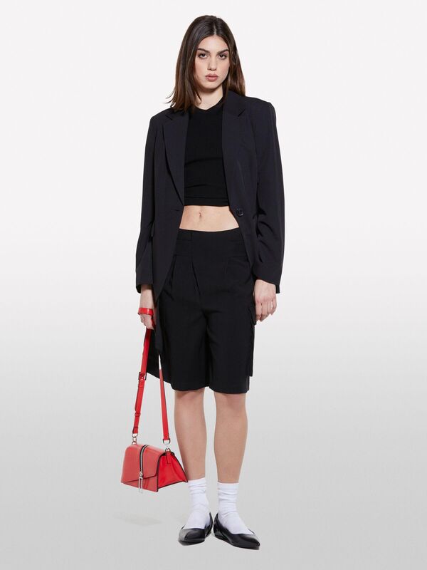 Viskoz Karışımlı Kemerli Comfort Fit Bermuda Şort Kadın Siyah Şort - 325P4G48L901I