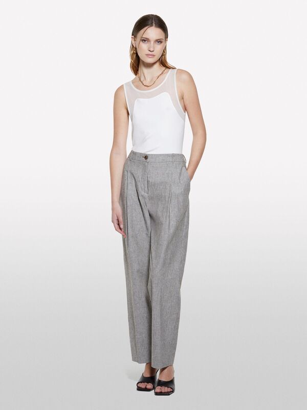 Sisley - Viskoz Karışımlı Nervürlü Jarse Slim Fit Atlet Kadın Beyaz Atlet - 325P3Y61LH00Z