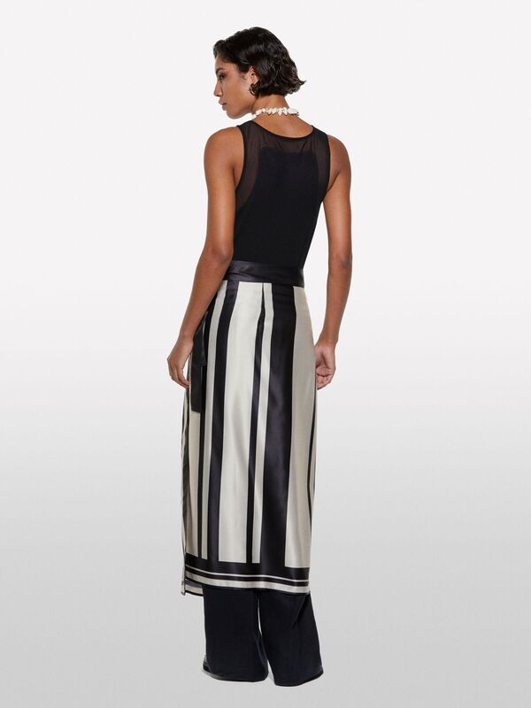 Viskoz Karışımlı Nervürlü Jarse Slim Fit Atlet Kadın Siyah Atlet - 325P3Y61LH00Z