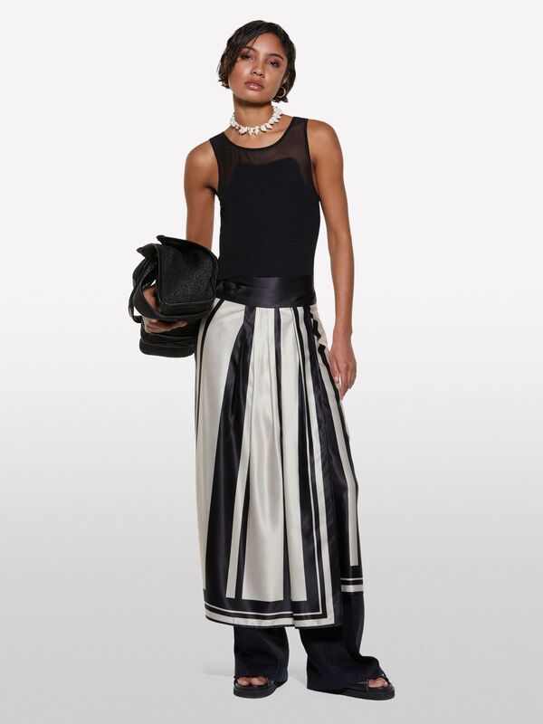 Viskoz Karışımlı Nervürlü Jarse Slim Fit Atlet Kadın Siyah Atlet - 325P3Y61LH00Z