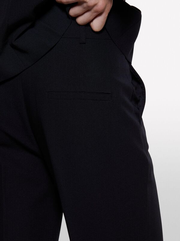 Viskoz Karışımlı Normal Bel Bol Paça Pantolon Kadın Siyah Pantolon - 324A4KVXLF02I