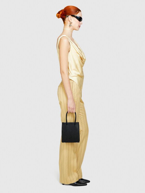 Viskoz Karışımlı Önü Detaylı Kalın Askılı Bluz Kadın 3M2 Bluz - 324P5SYELH00Y