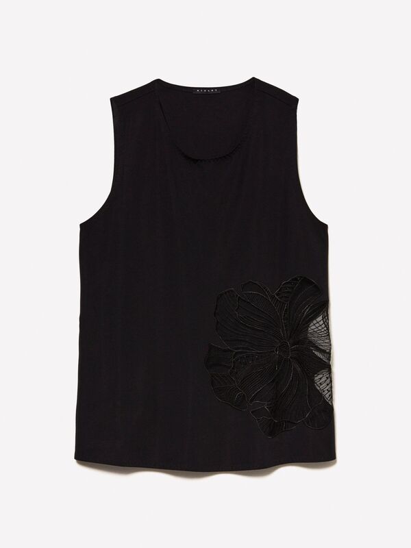 Viskoz Karışımlı Önü Nakış Motifli Bisiklet Yaka Kolsuz Üst Kadın Siyah T-Shirt - 324A5NQXLH01A