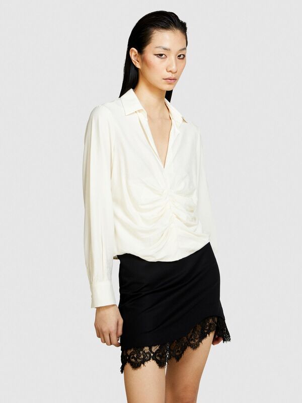 Viskoz Karışımlı Önü Pileli Derin Yaka Bluz Kadın Mavi Bluz - 324P55EBLQ066