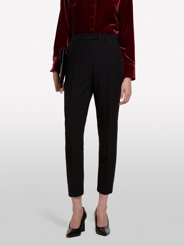 Viskoz Karışımlı Paçası Yırtmaç Detaylı Yüksek Bel Pantolon Kadın Siyah Pantolon - 324A45PKLF05Z