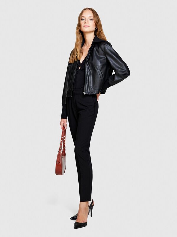 Viskoz Karışımlı Regular Fit Normal Bel Esnek Pantolon Kadın Siyah Pantolon - 323A4KVX55AE7