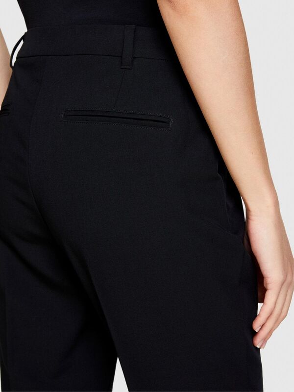 Viskoz Karışımlı Regular Fit Normal Bel Esnek Pantolon Kadın Siyah Pantolon - 323A4KVX55AE7