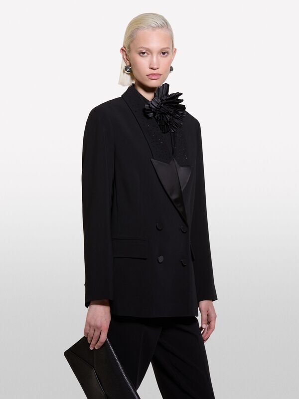 Viskoz Karışımlı Yaka Detaylı Kapaklı Cepli Kruvaze Ceket Kadın Siyah Ceket - 324A2GJCLW02H