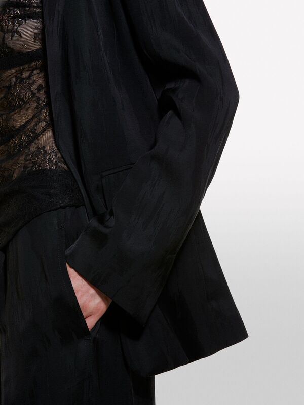 Viskoz Liyosel Karışımlı Astarlı Klapa Yaka Ceket Kadın Siyah Ceket - 324A23MELW02A