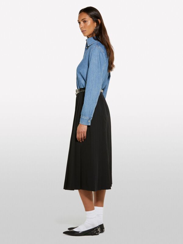 Sisley - Viskozlu Pileli Yırtmaç Detaylı Midi Etek Kadın Siyah Etek - 325P4KVXL002M