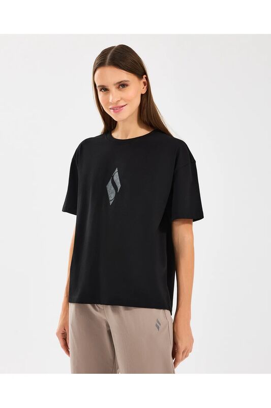 Skechers - W Graphic Tee Loose Fit T-Shirt Kadın Siyah T-Shirt - S2510311