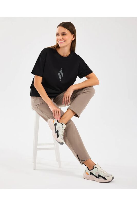 W Graphic Tee Loose Fit T-Shirt Kadın Siyah T-Shirt - S2510311