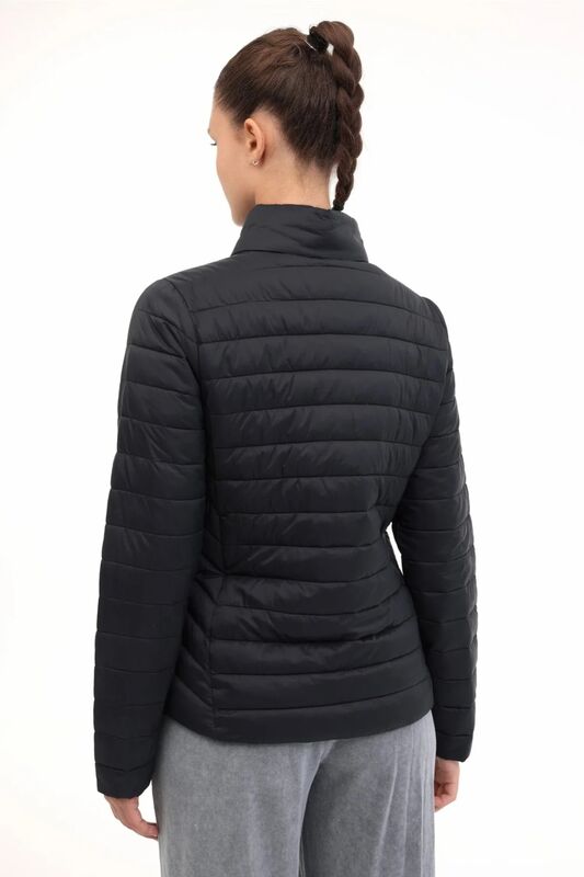 WB PADDED 1SN28 5PR Kadın Siyah Mont - 102026857