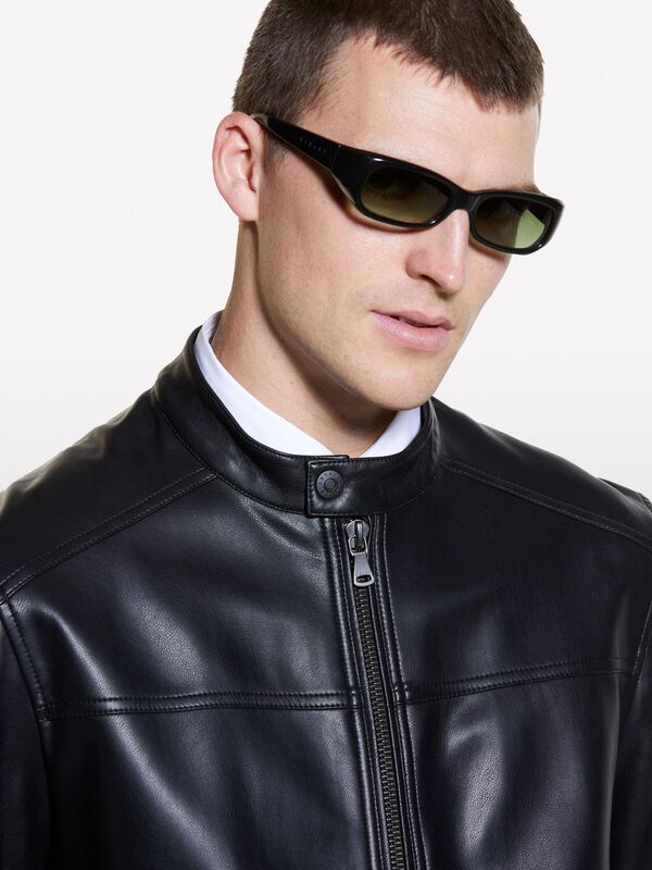 Yanları Cepli Fermuarlı Dar Kesim Suni Deri Ceket Erkek Siyah Ceket - 324A2KLSSN036
